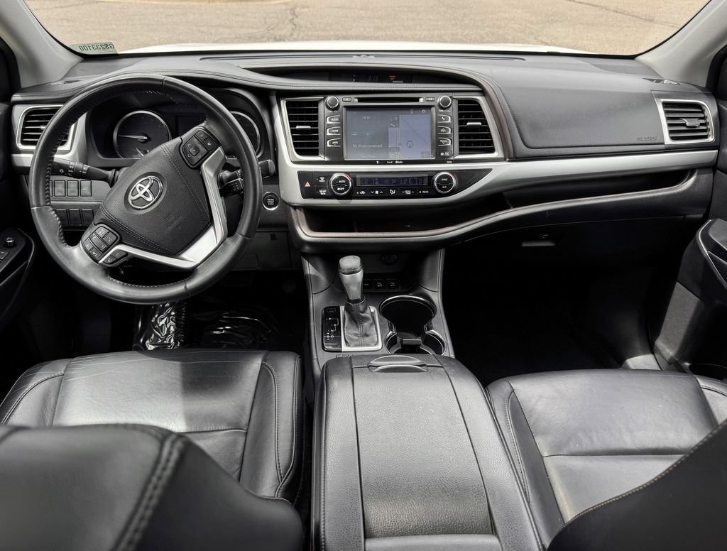 Used 2016 Toyota Highlander XLE AWD/4WD image 28