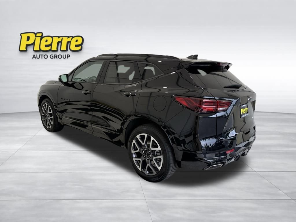 Used 2025 Chevrolet Blazer RS image 2