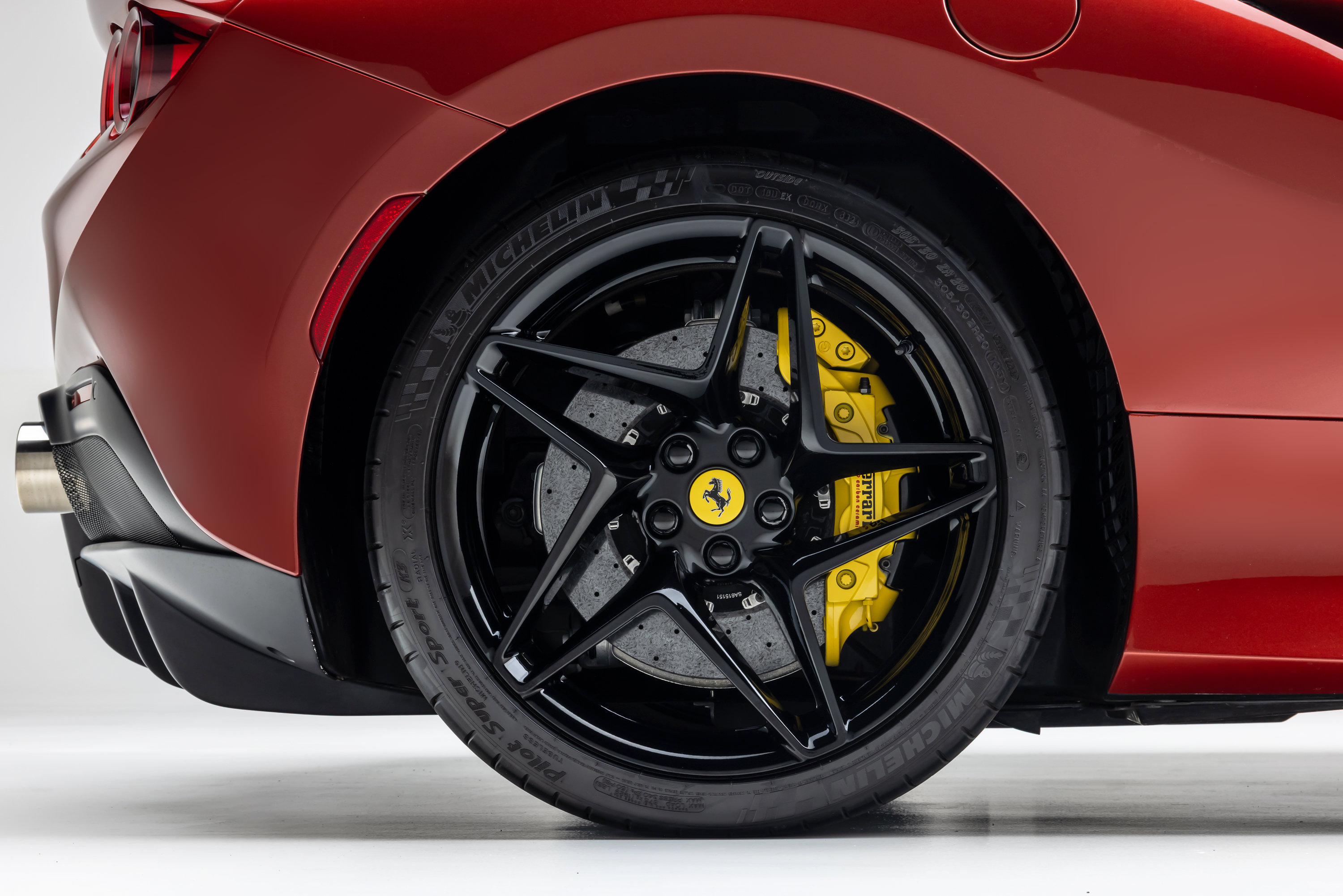 Certified 2022 Ferrari F8 Tributo RWD image 16
