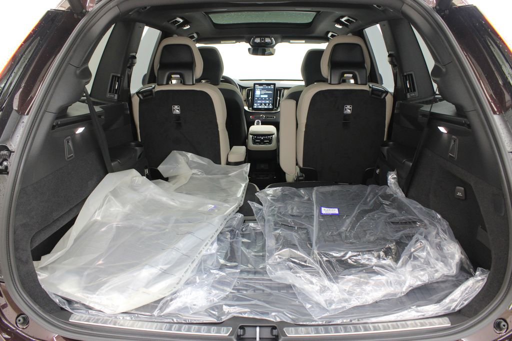New 2026 Volvo XC90 B6 Plus w/ Protection Package image 31