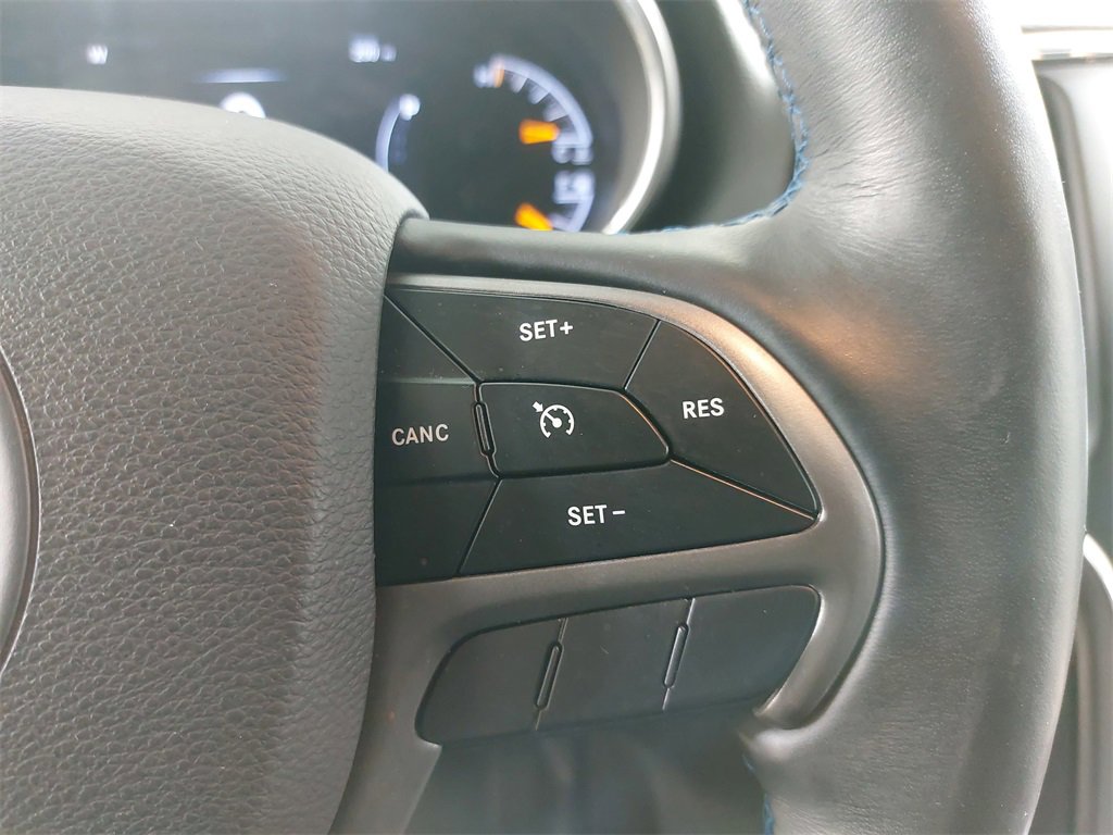 Used 2019 Jeep Grand Cherokee Laredo image 23