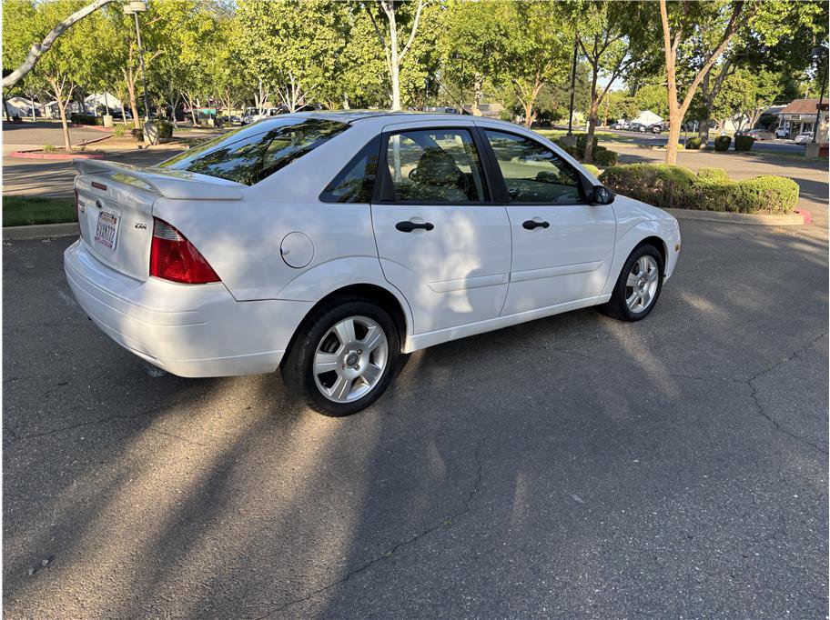 Used 2005 Ford Focus SES FWD image 6