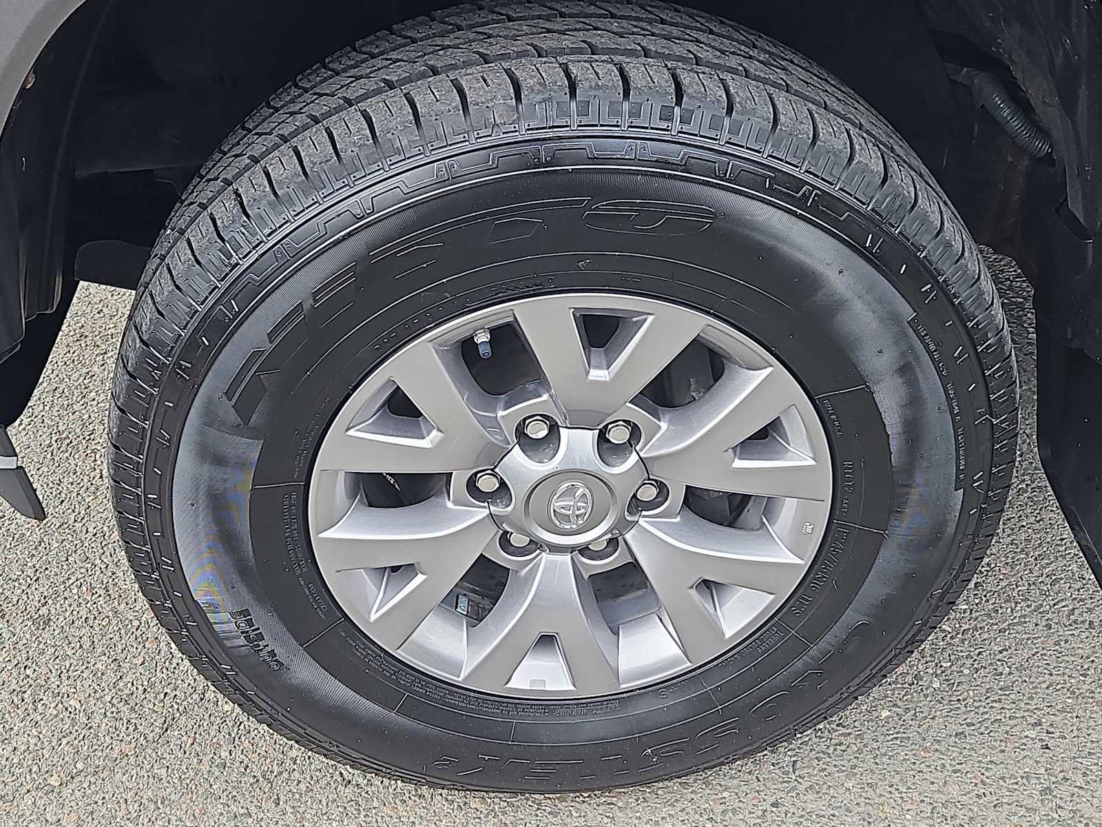 Used 2018 Toyota Tacoma SR5 AWD/4WD image 7