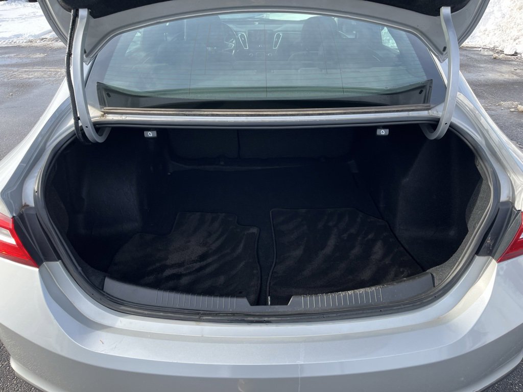 Used 2018 Chevrolet Malibu LT image 28