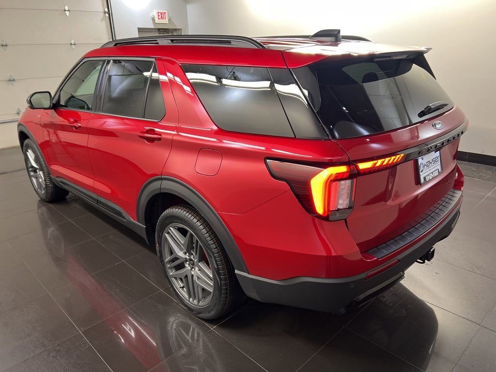 New 2026 Ford Explorer ST-Line w/ ST-Line Street Pack image 4