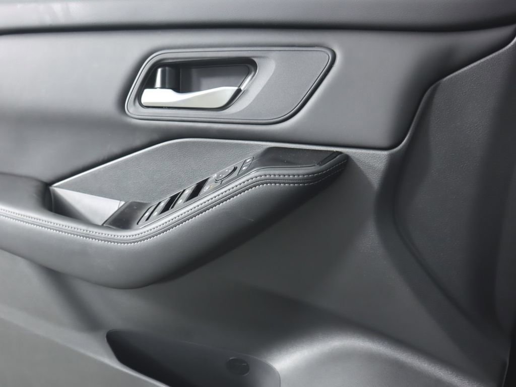 New 2026 Nissan Rogue SV AWD/4WD image 19