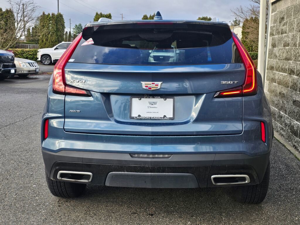 Used 2025 Cadillac XT4 Premium Luxury image 7