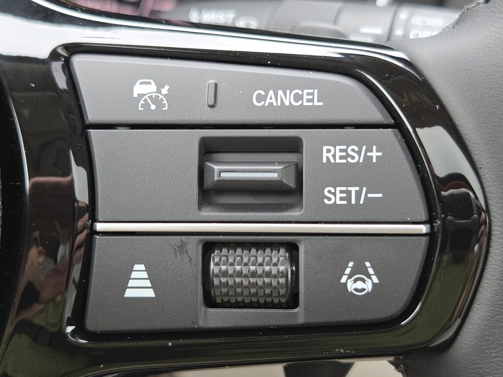 New 2026 Honda Pilot Touring image 11