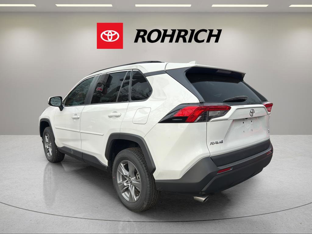 Used 2022 Toyota RAV4 XLE image 5
