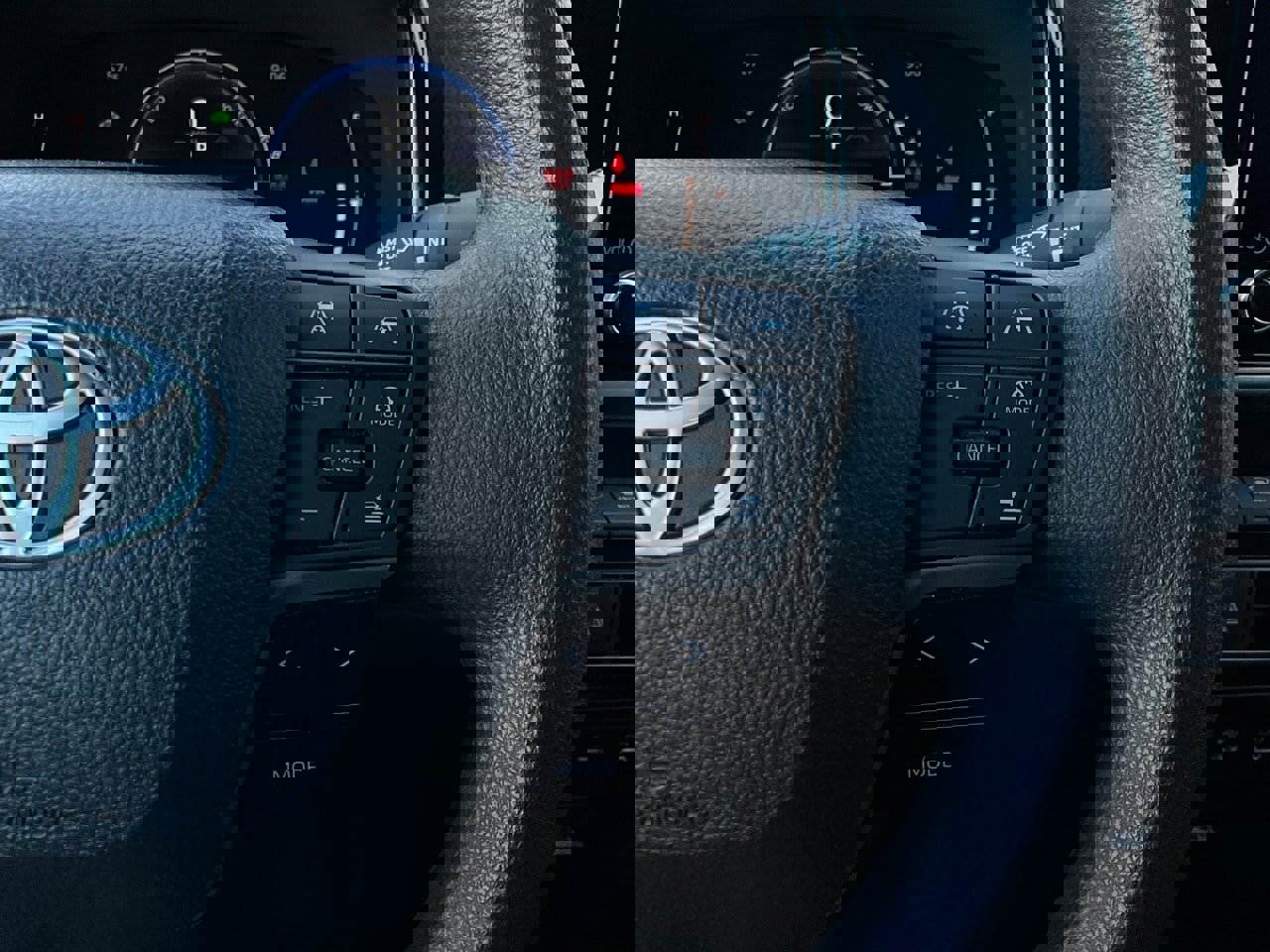 Used 2025 Toyota Camry LE image 33