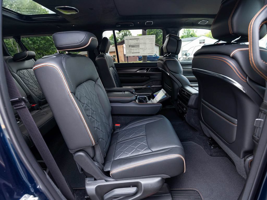 New 2026 Jeep Grand Wagoneer L Summit AWD/4WD image 27