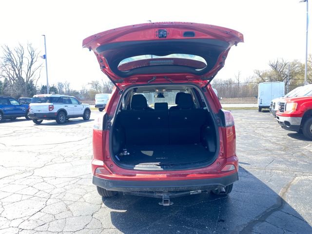 Used 2017 Toyota RAV4 LE w/ Carpet Mat Package image 18