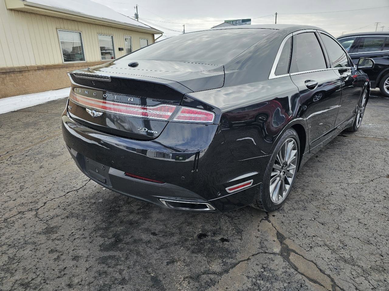Used 2014 Lincoln MKZ image 29