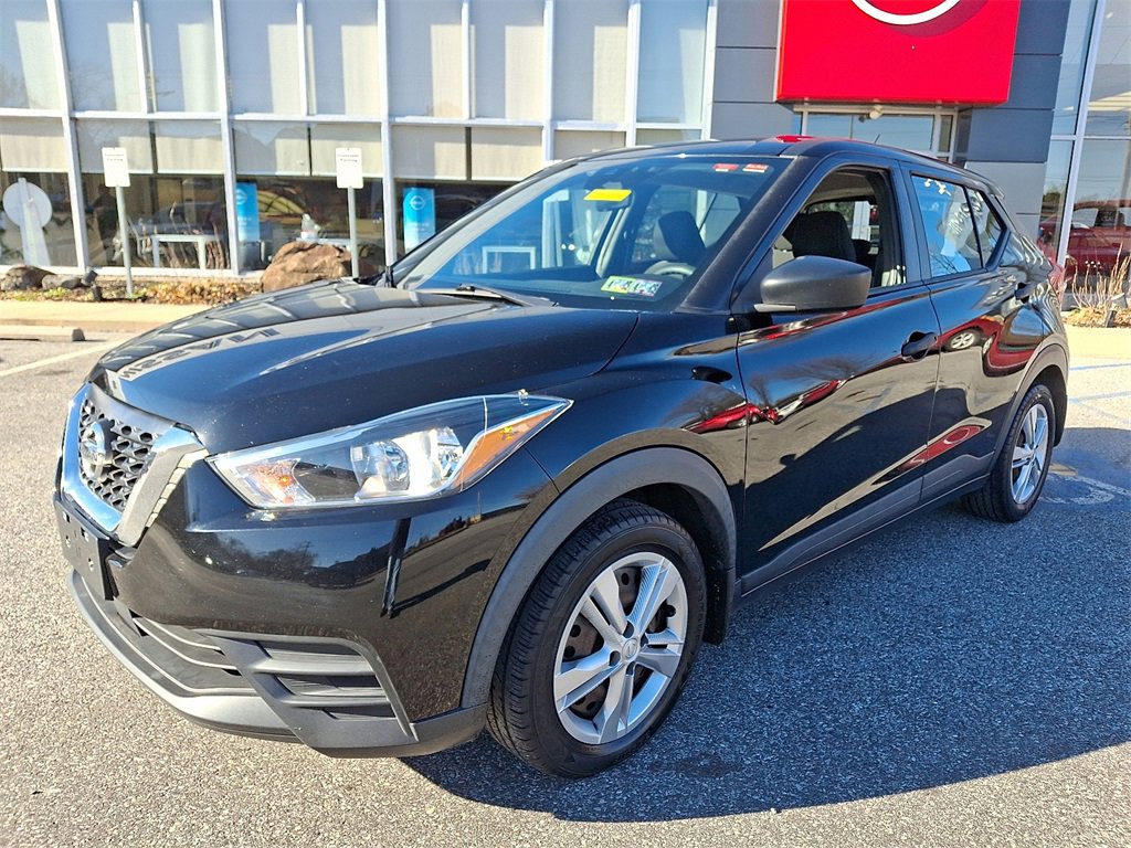 Used 2020 Nissan Kicks S image 3