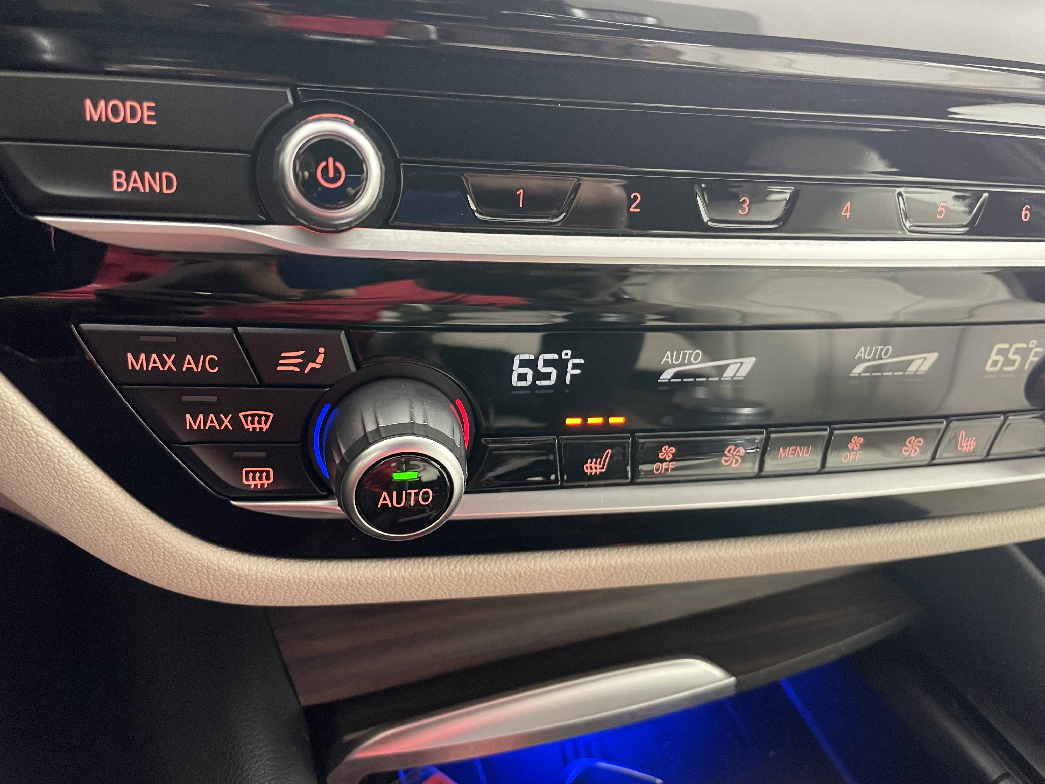 Used 2022 BMW 530i w/ Premium Package image 21