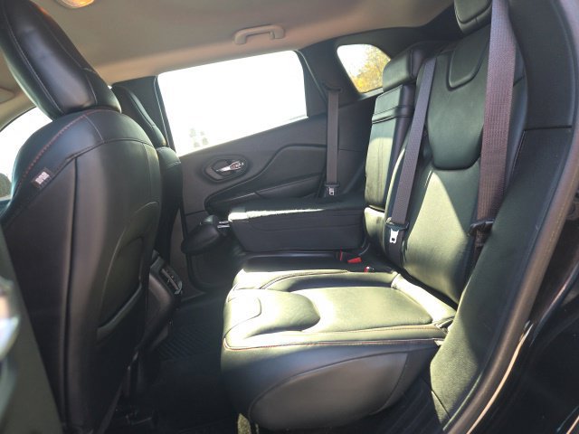 Used 2015 Jeep Cherokee Trailhawk w/ Trailer Tow Group AWD/4WD image 14