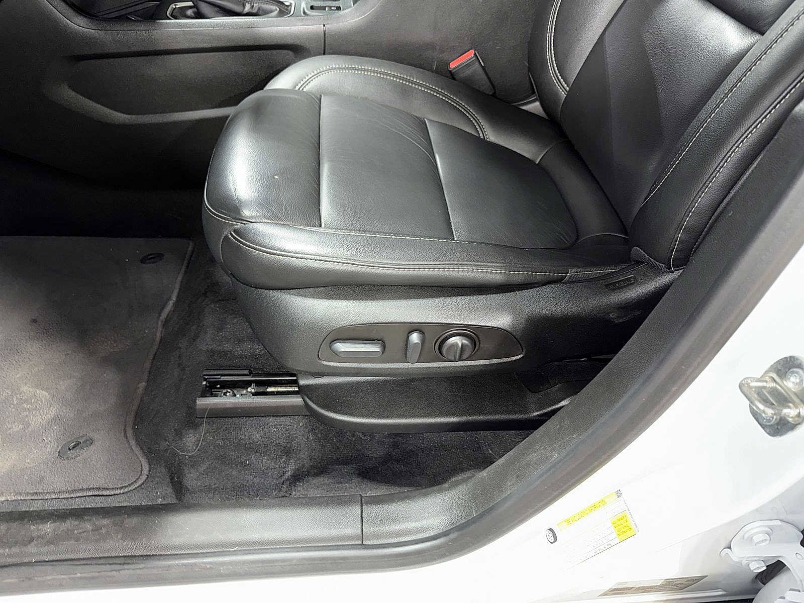 Used 2023 Chevrolet Traverse LT FWD image 24