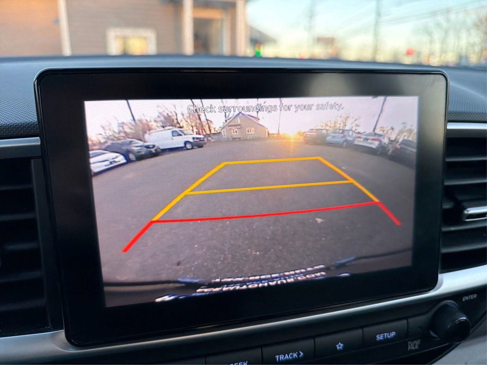 Used 2022 Hyundai Venue SEL FWD image 28