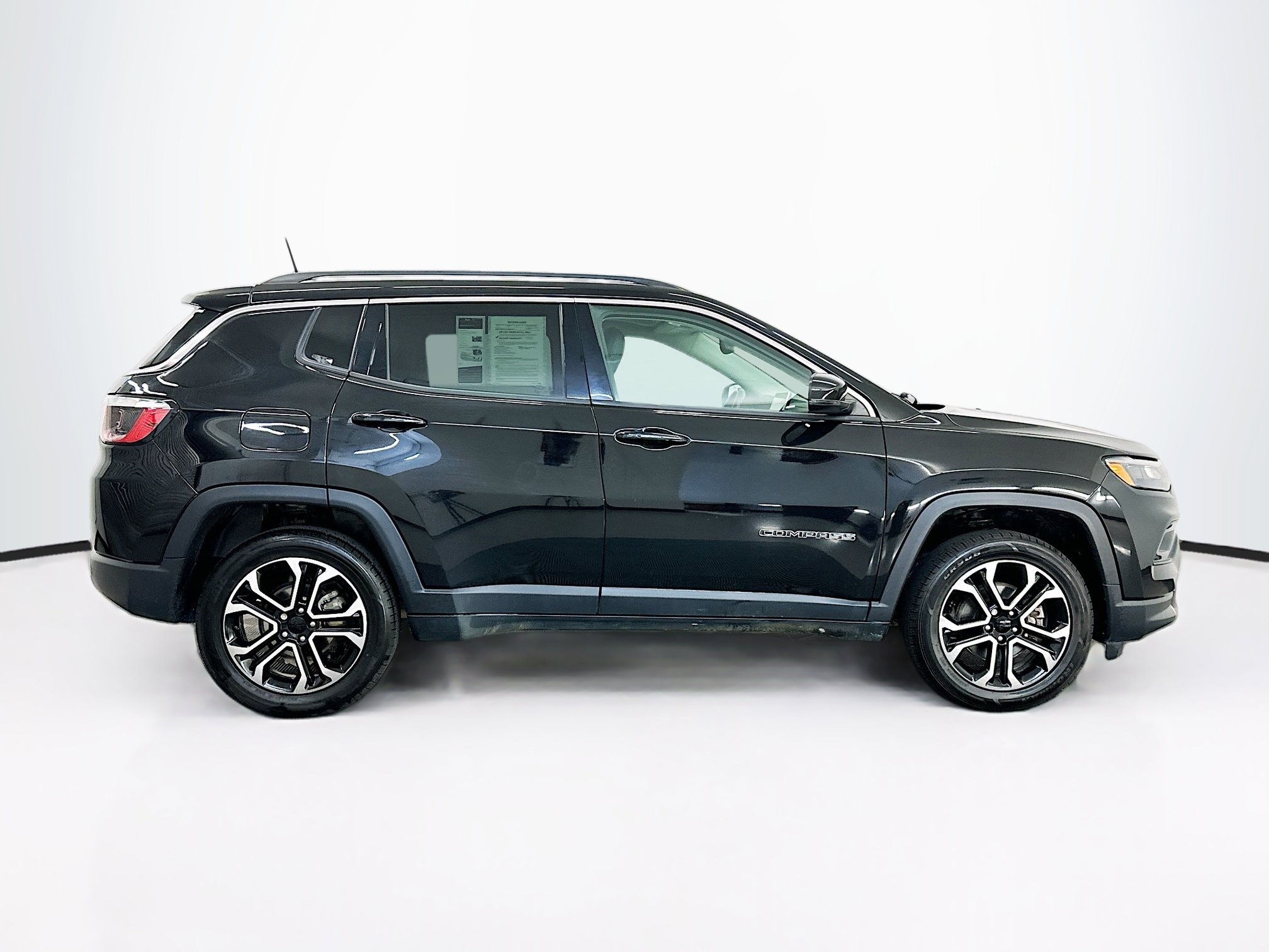Used 2022 Jeep Compass Limited w/ Sun and Sound Group AWD/4WD image 10