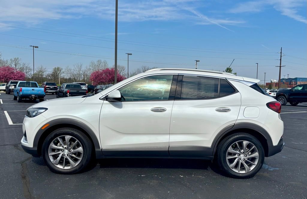 Used 2023 Buick Encore GX Essence w/ Experience Buick Package FWD image 4
