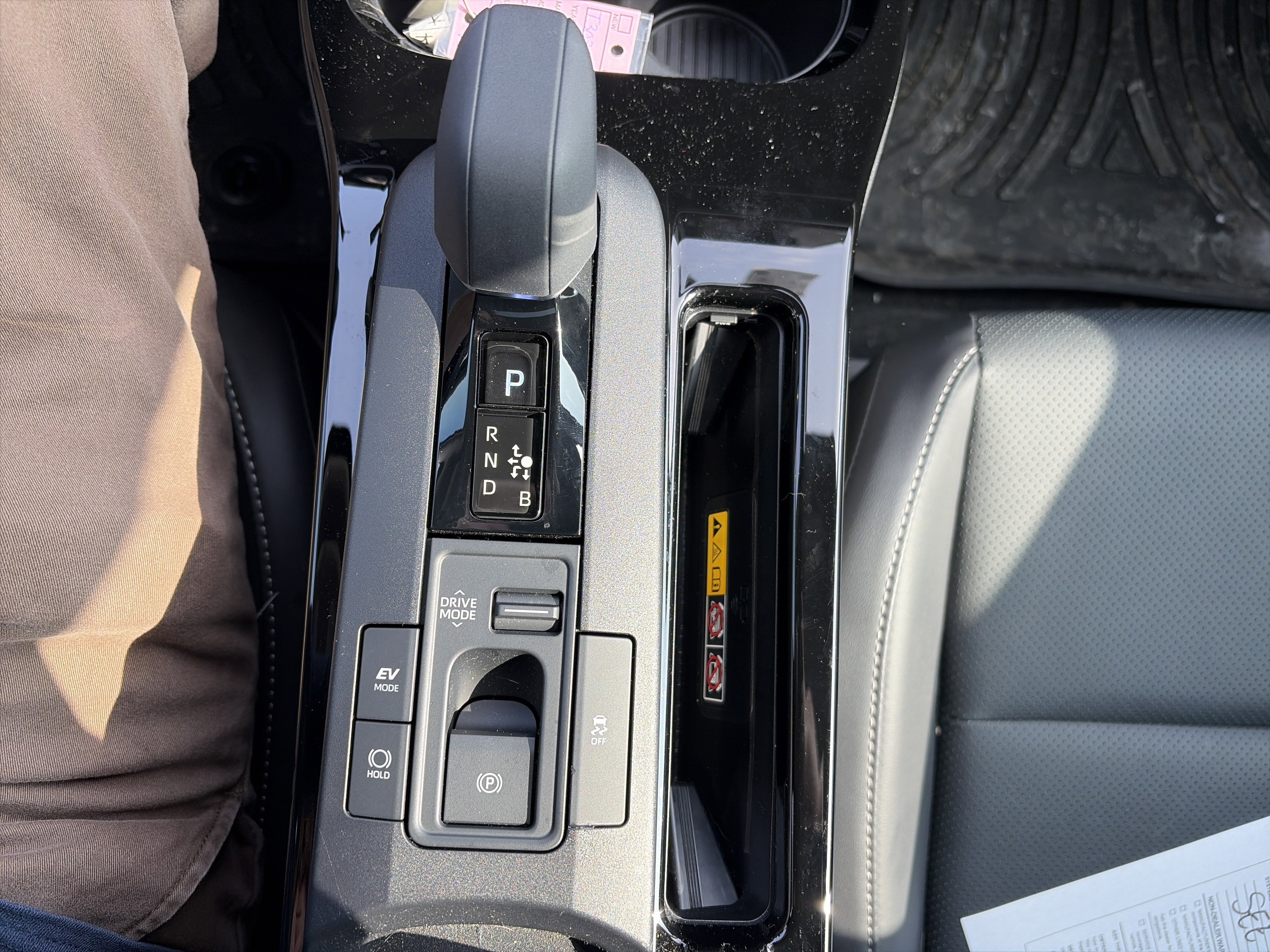 Used 2026 Toyota Prius Limited w/ Limited Premium Package image 29