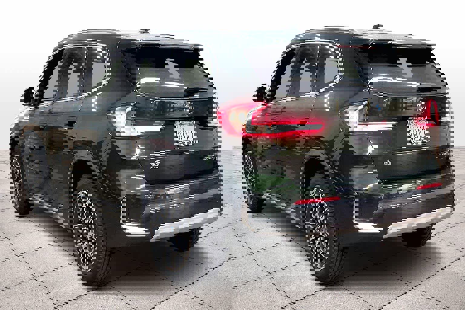 Used 2025 BMW X1 xDrive28i w/ Convenience Package image 14