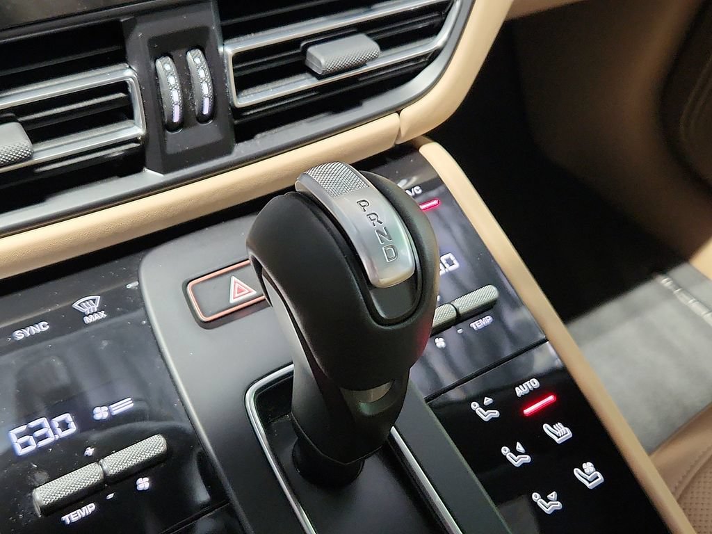 Certified 2025 Porsche Macan GTS AWD/4WD image 15