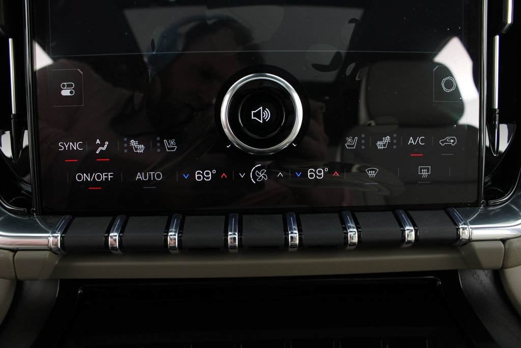 New 2026 GMC Yukon XL Denali w/ Advanced Technology Package AWD/4WD image 8