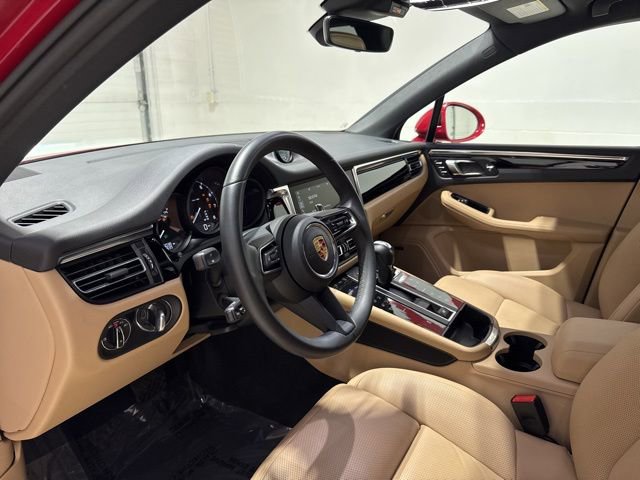Used 2025 Porsche Macan Turbo image 16