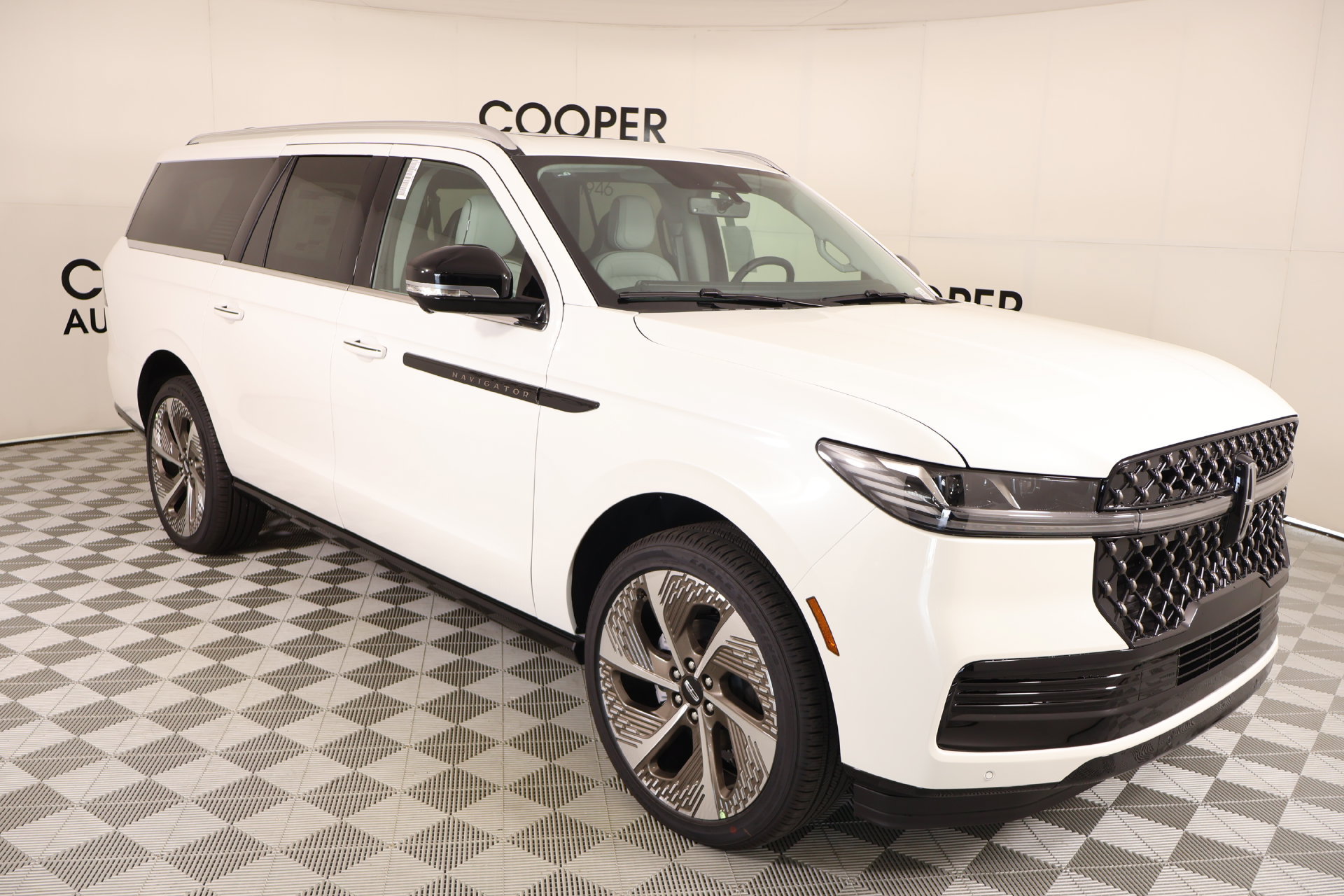 New 2027 Lincoln Navigator L Black Label AWD/4WD image 1