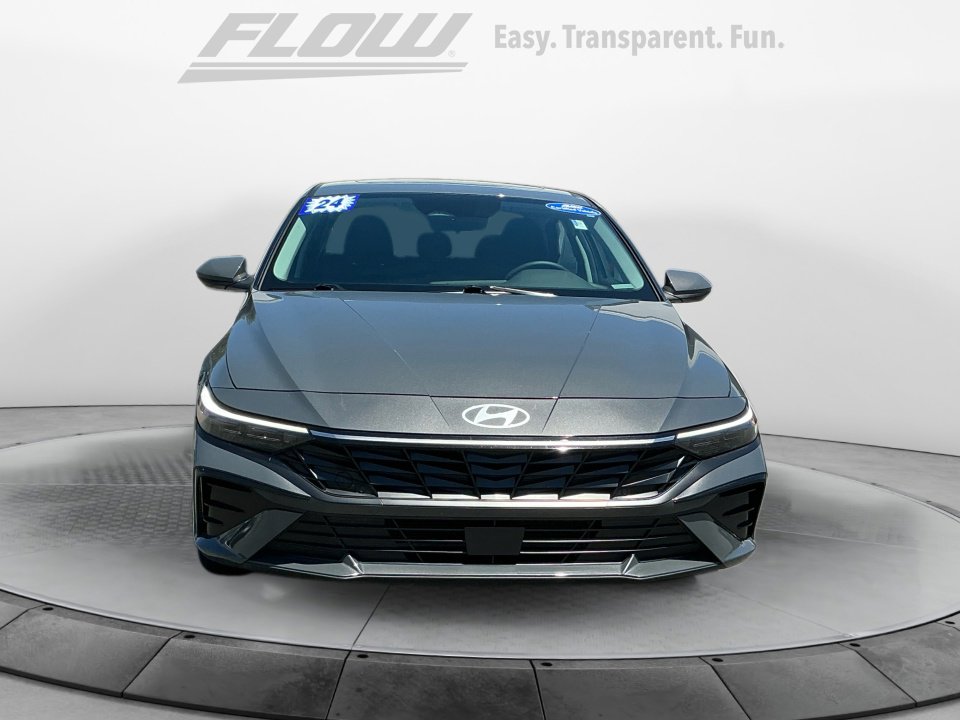 Used 2024 Hyundai Elantra SEL w/ Convenience Package FWD image 3