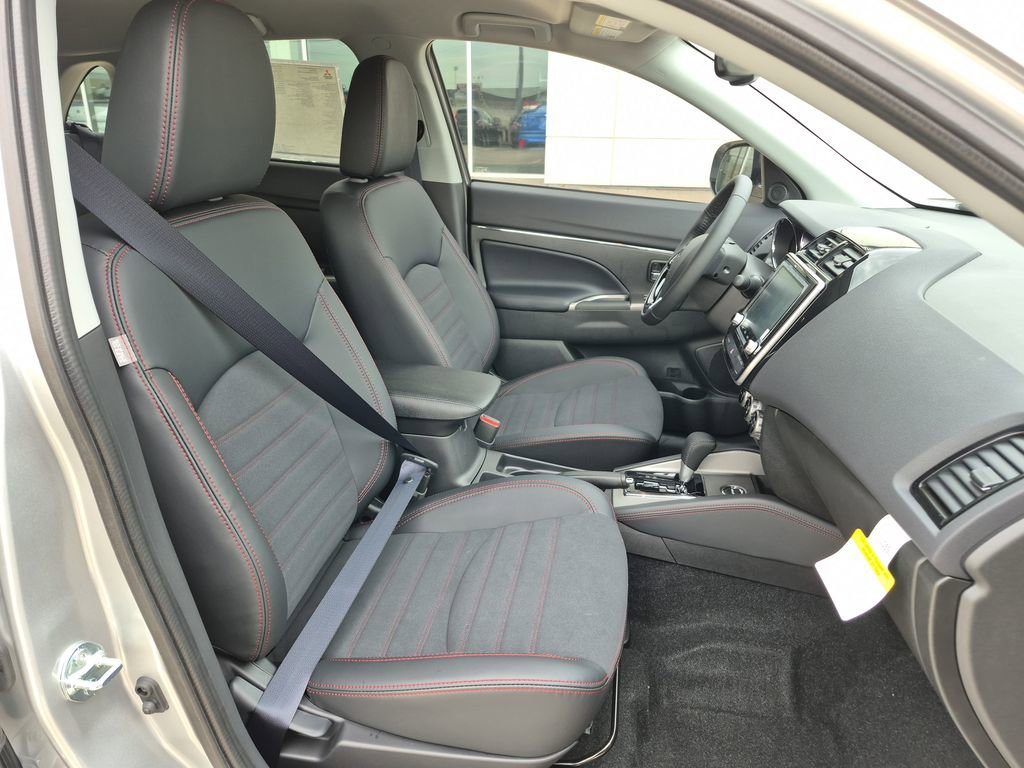 Used 2025 Mitsubishi Outlander Sport SE image 20
