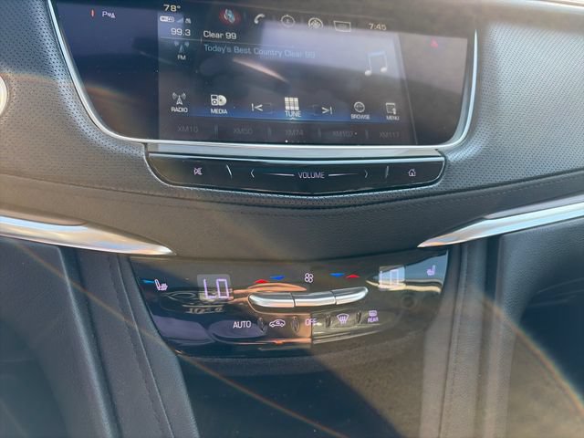 Used 2019 Cadillac XT5 Luxury FWD image 16