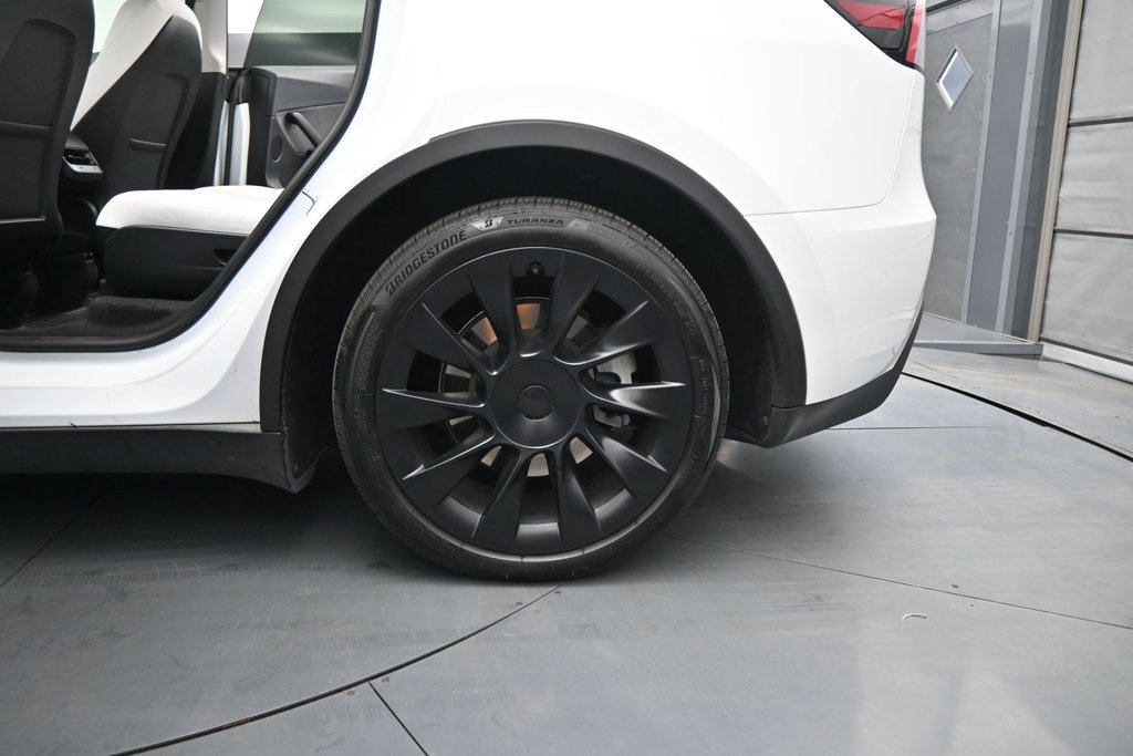 Used 2023 Tesla Model Y Long Range AWD/4WD image 15
