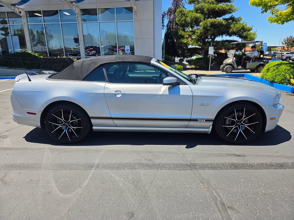 Used 2013 Ford Mustang GT Premium RWD image 26