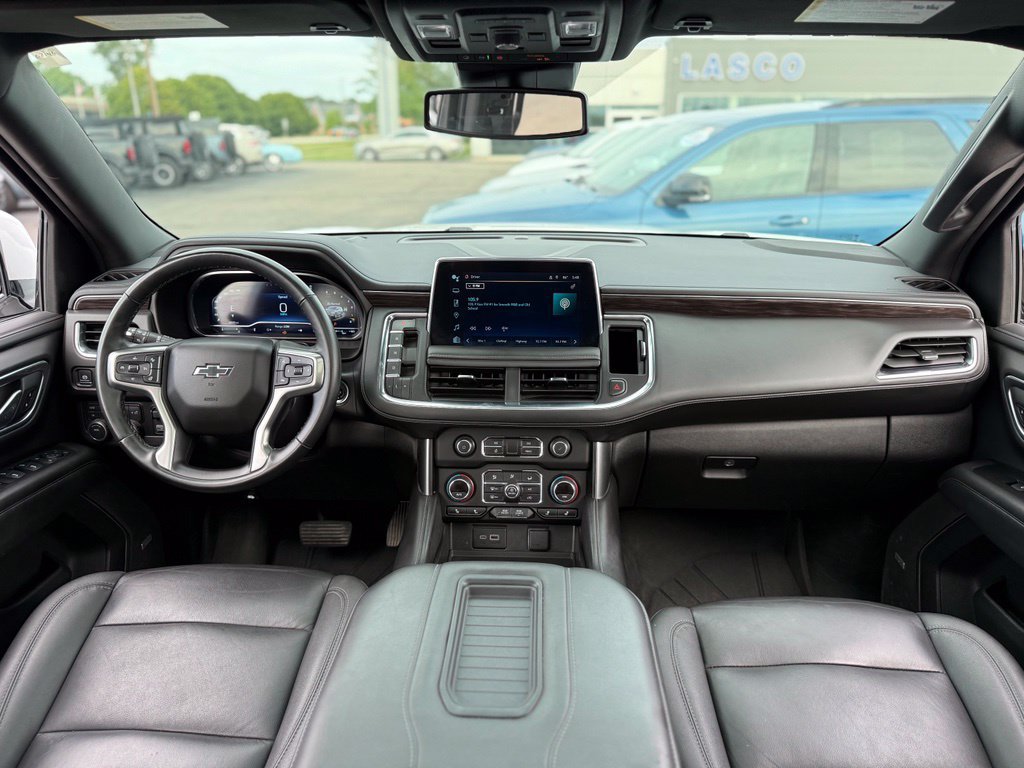 Used 2024 Chevrolet Tahoe Z71 w/ Luxury Package AWD/4WD image 2