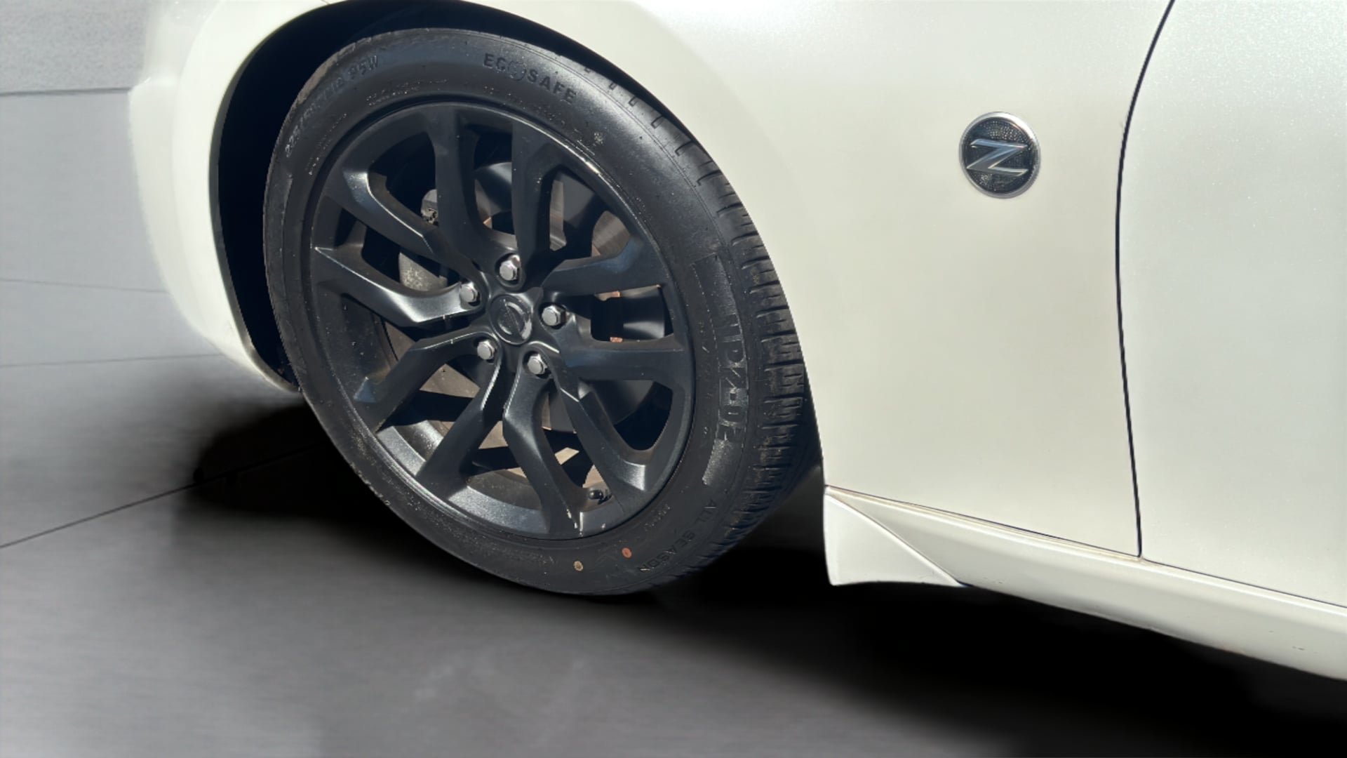 Used 2013 Nissan 370Z Coupe RWD image 36