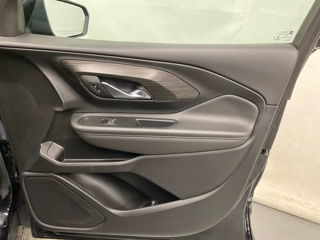 Certified 2023 GMC Terrain SLE image 11