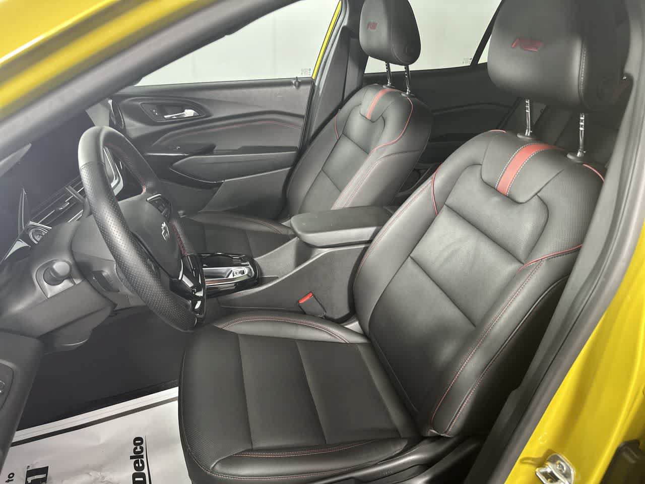 Used 2024 Chevrolet Trax RS w/ Sunroof Package FWD image 6