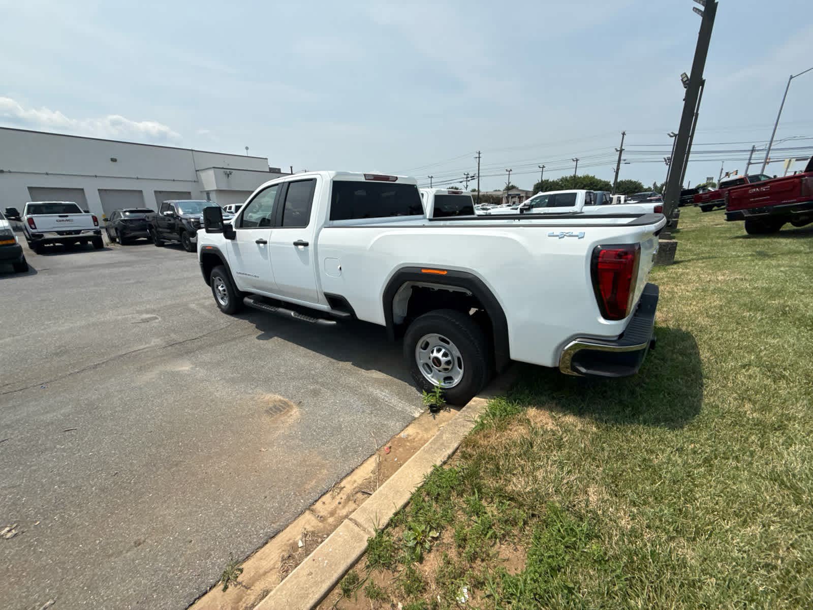 New 2026 GMC Sierra 2500 Pro w/ Convenience Package AWD/4WD image 9