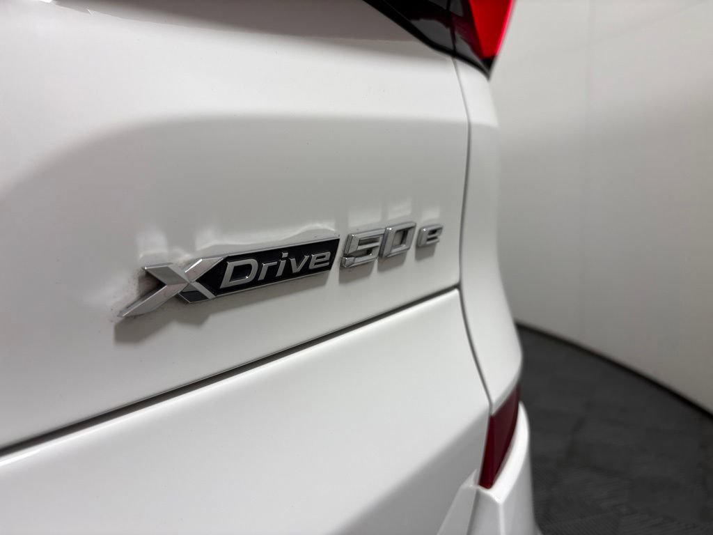 Used 2025 BMW X5 xDrive50e w/ M Sport Package AWD/4WD image 11