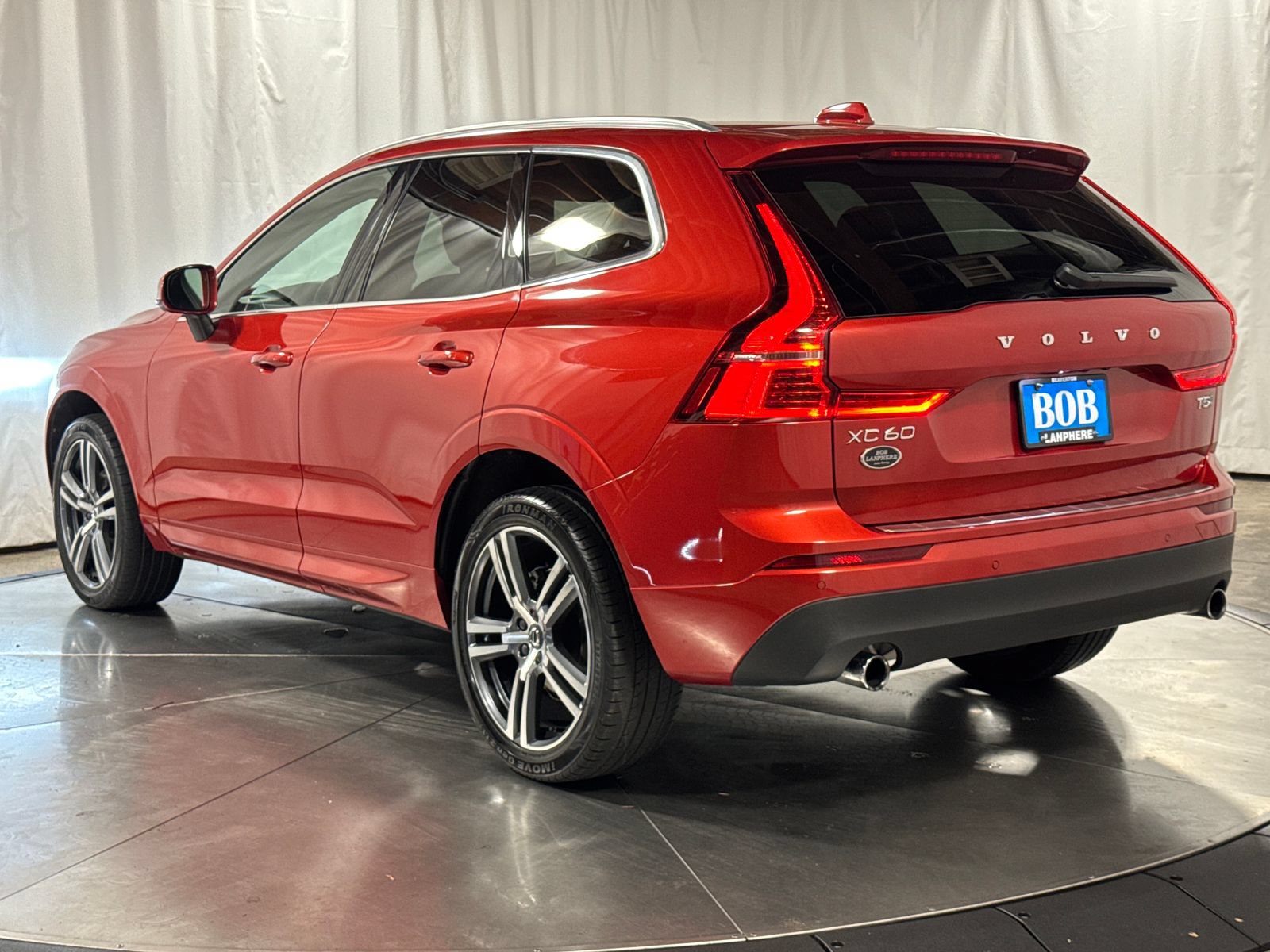 Used 2021 Volvo XC60 T5 Momentum w/ Advanced Package AWD/4WD image 9