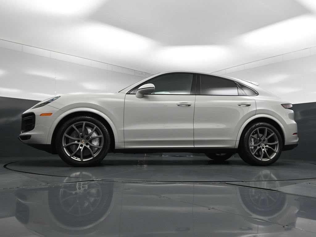 Used 2020 Porsche Cayenne Turbo AWD/4WD image 23
