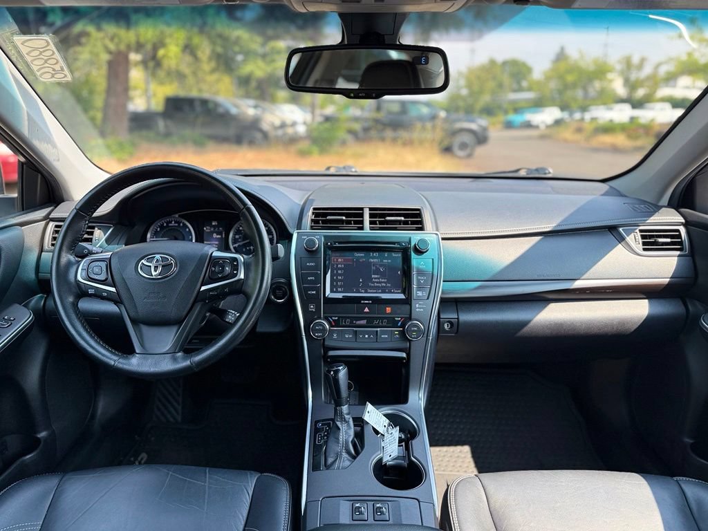 Used 2016 Toyota Camry XLE w/ Moonroof Package FWD image 23