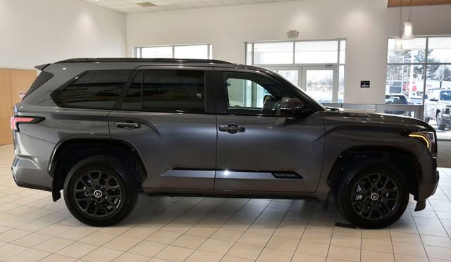 Used 2024 Toyota Sequoia Platinum image 3