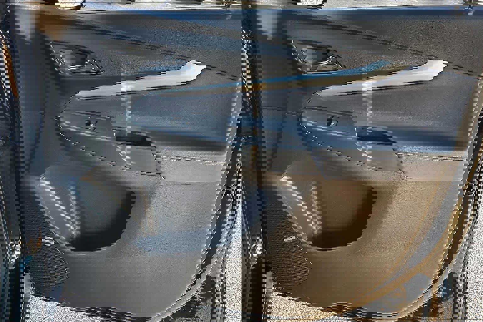 Used 2022 Chevrolet Bolt EUV Premier w/ Sun & Sound Package image 23