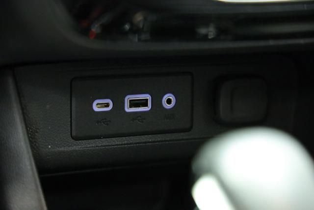 Used 2021 Buick Encore GX Select w/ Sport Touring Package FWD image 21