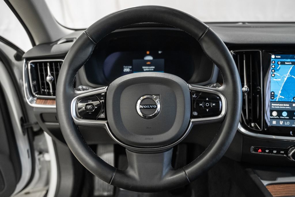 Used 2025 Volvo V60 B5 Cross Country Plus image 27