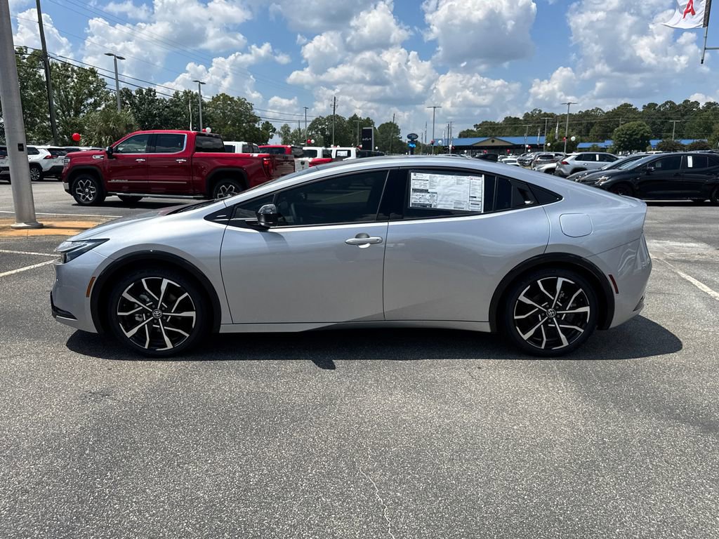 New 2025 Toyota Prius Plug-In Hybrid FWD image 6