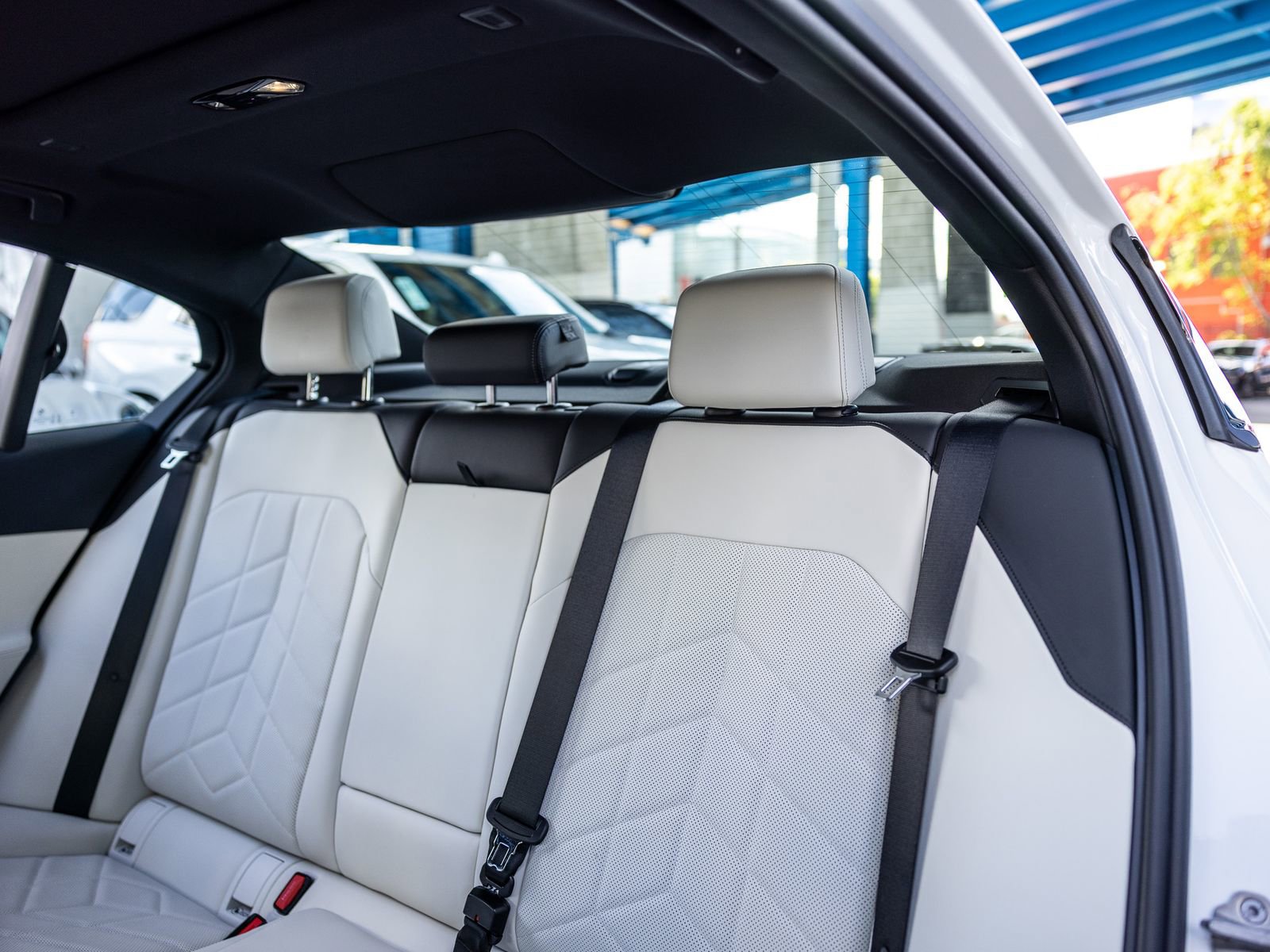 Used 2024 BMW 530i w/ Executive Package image 26